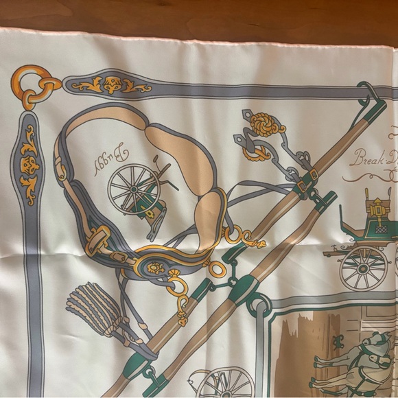 Hermès Silk Scarf - Picture 4 of 11